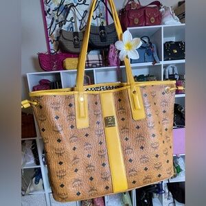 MCM Visetos Medium Liz Reversible Shopper Tote in Cognac and Yellow Leather